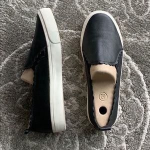 Crown Vintage Black Casual Flats